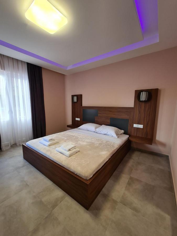 Hotel Centrum Titova Mitrovica Extérieur photo